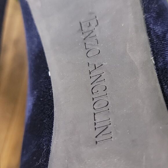 Enzo Angiolini. Navy Velvet Lace-Up Heels. Size 7.5 - Picture 10 of 12